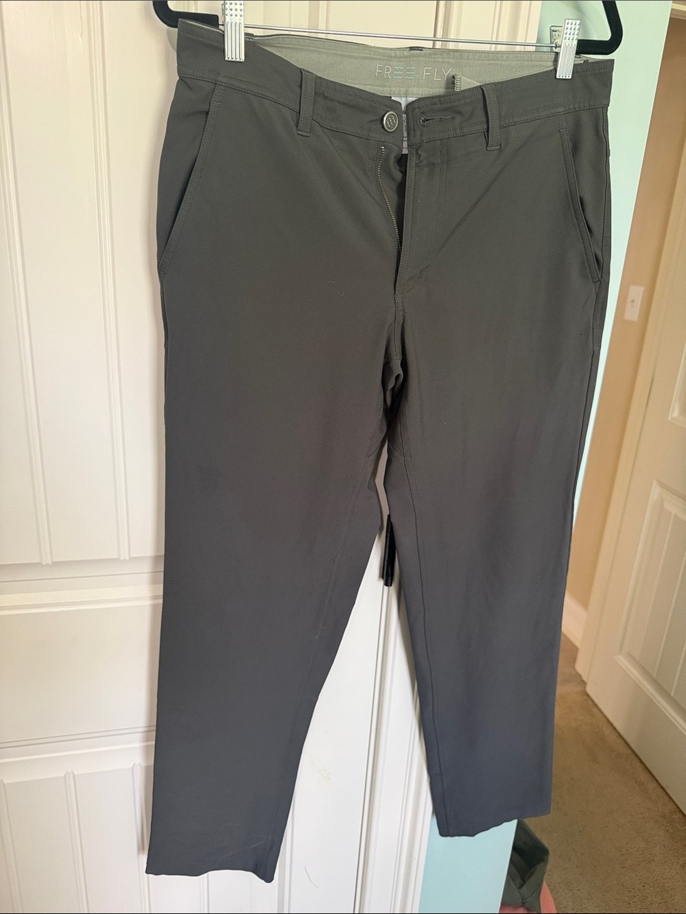 FreeFly Men's Gray Non iron Performance Chinos
